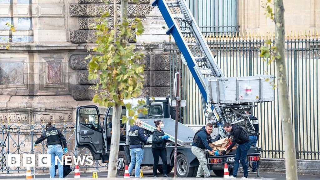 The Böcker Agilo lift was used in the Louvre heist.